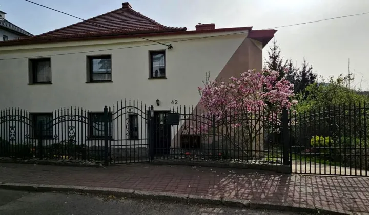 dom wolnostojący, 8 pokoi Wałbrzych Biały Kamień, ul. gen. Józefa Bema