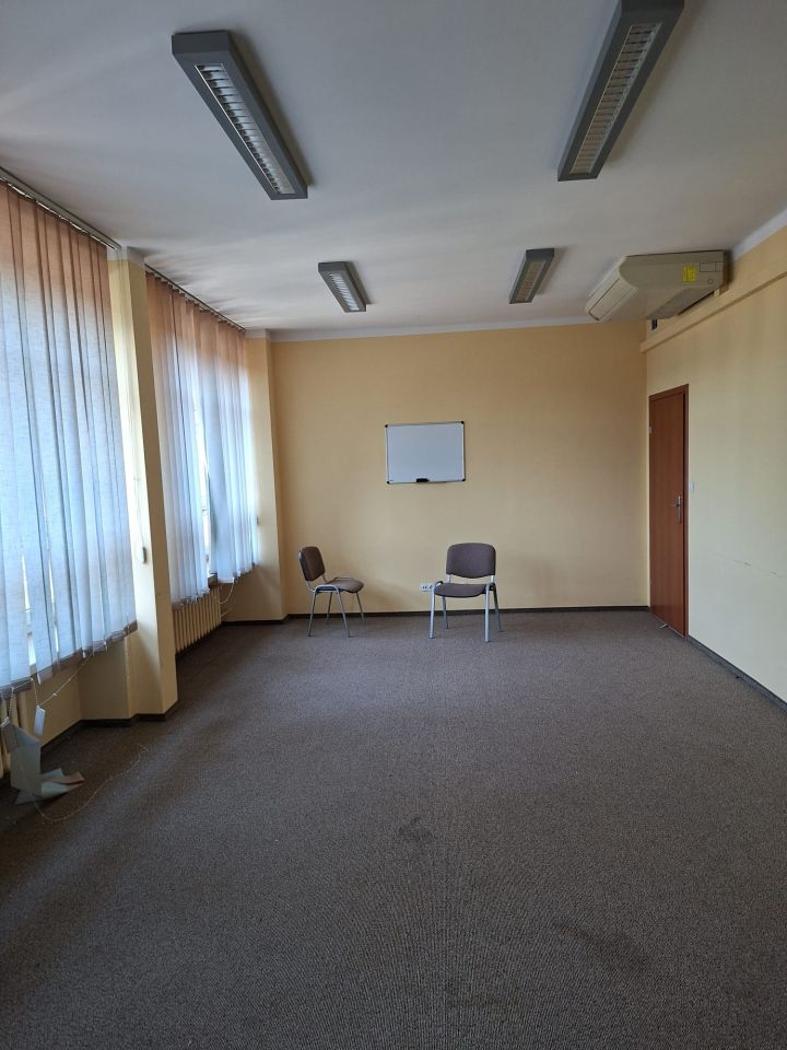 Biuro Opole Śródmieście, ul. ks. Konstantego Damrota. Zdjęcie 2