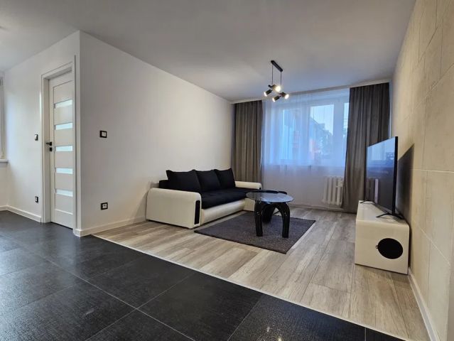 Mieszkanie 3-pokojowe Tarnobrzeg, ul. Skalna Góra. Zdjęcie 1