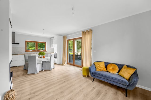 dom wolnostojący, 3 pokoje Ostrówek, ul. Szyszkowa. Zdjęcie 5