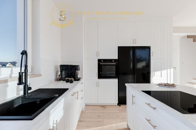 bliźniak, 4 pokoje Chróstnik. Zdjęcie 1