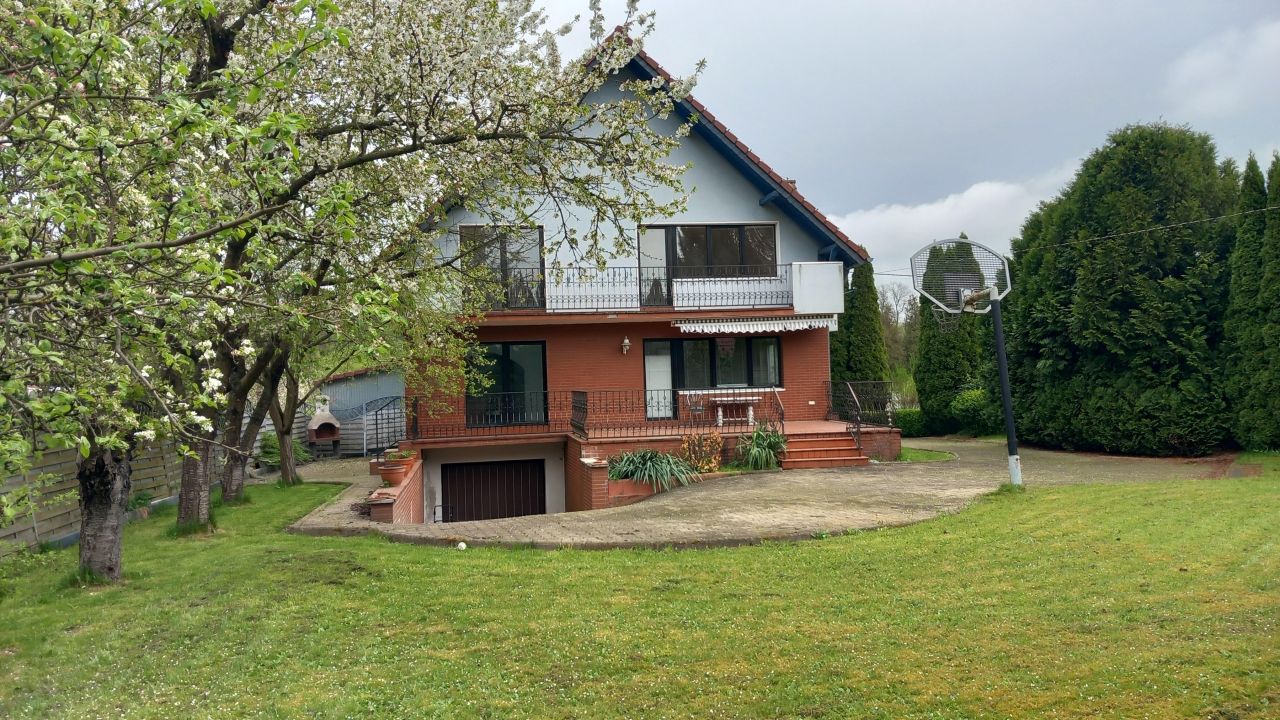 dom wolnostojący, 6 pokoi Leśna Lechów, ul. Stefana Żeromskiego. Zdjęcie 2