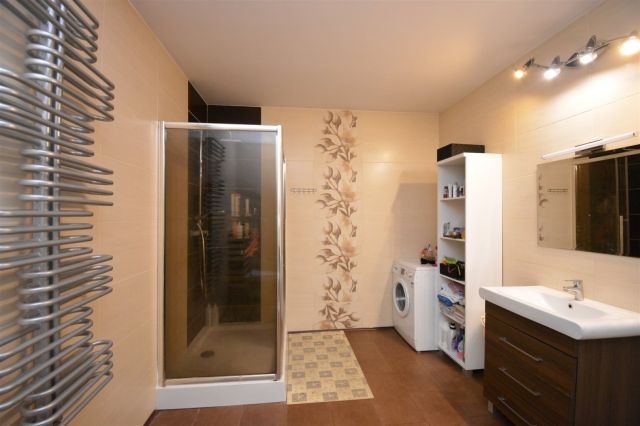 dom wolnostojący, 5 pokoi Bieliny. Zdjęcie 9