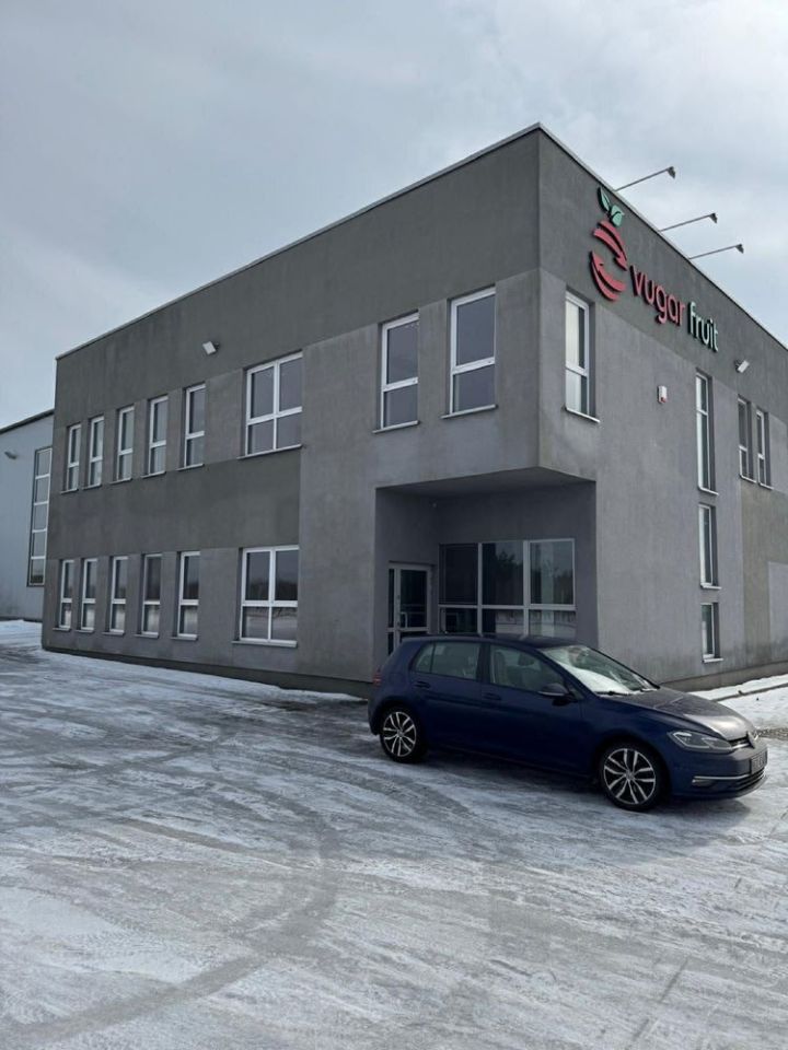 Hala/magazyn Oczesały. Zdjęcie 2