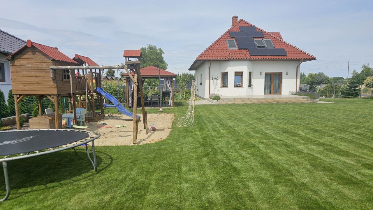 dom wolnostojący Ciecierzyce, ul. Malwowa. Zdjęcie 2