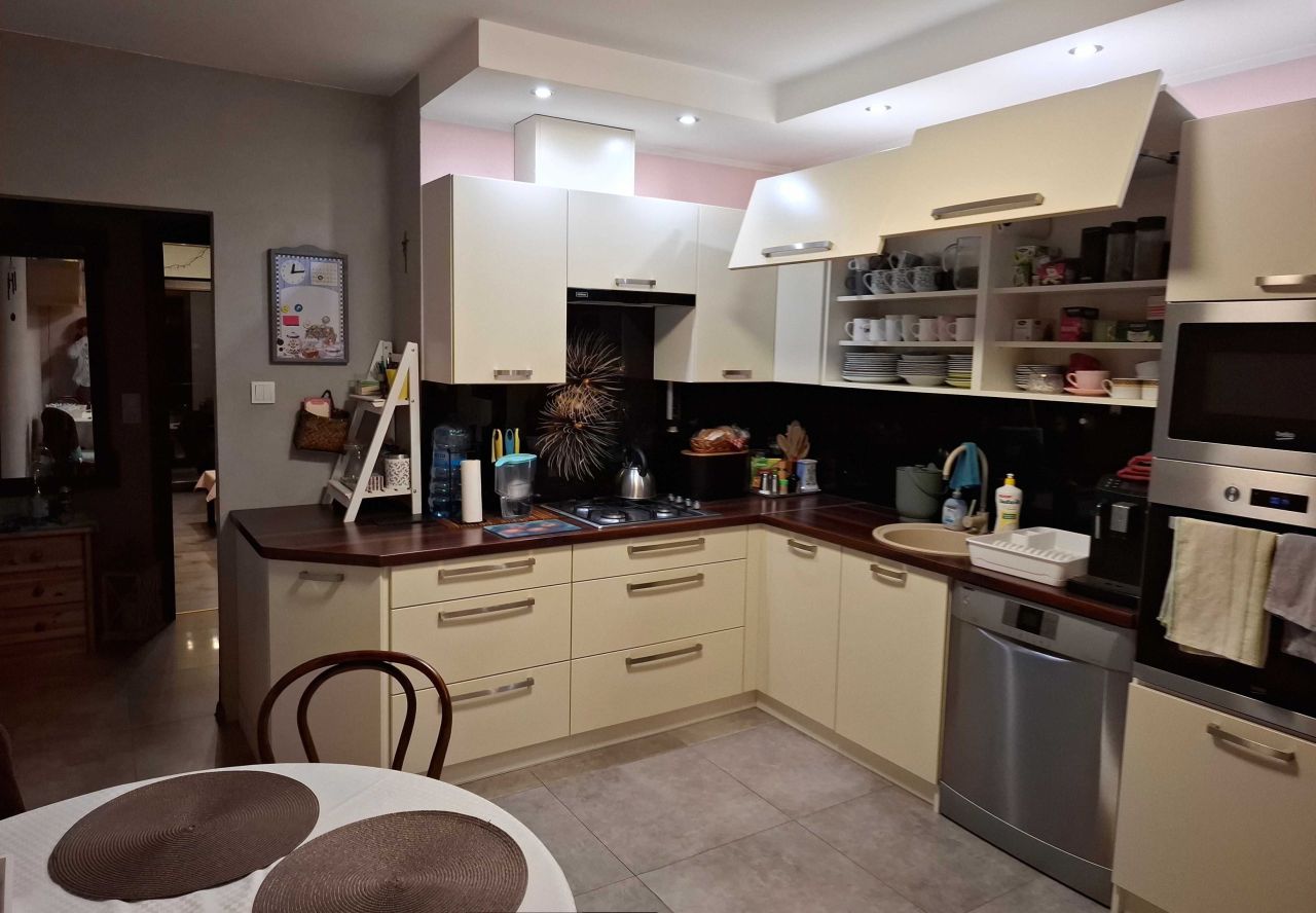 Mieszkanie 4-pokojowe Nowy Dwór. Zdjęcie 4