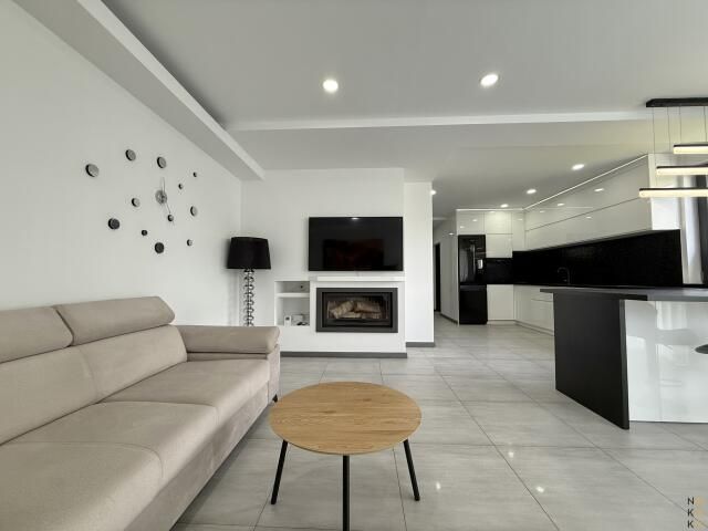 bliźniak, 4 pokoje Domasław. Zdjęcie 2