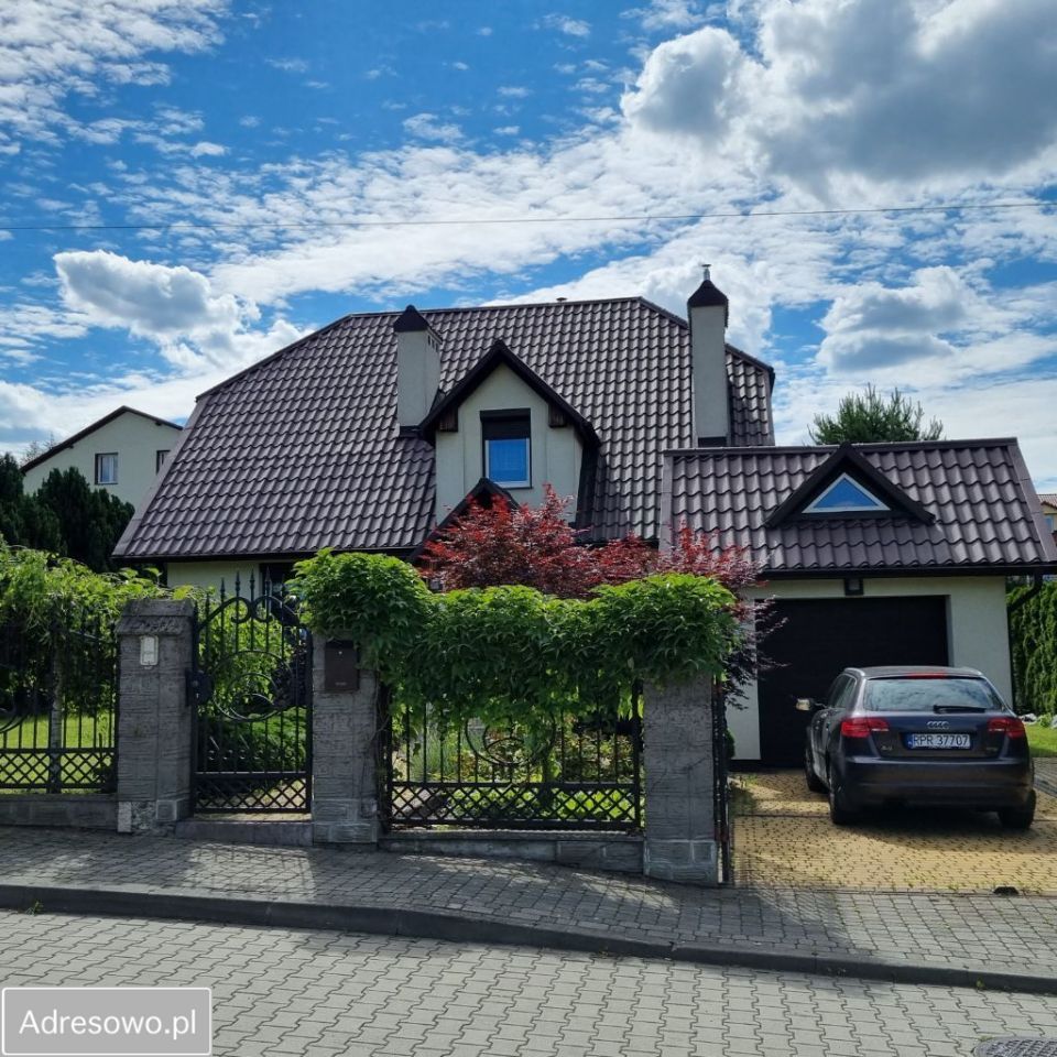 dom wolnostojący, 6 pokoi Przemyśl Prałkowce