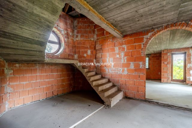 dom wolnostojący, 7 pokoi Śledziejowice. Zdjęcie 14