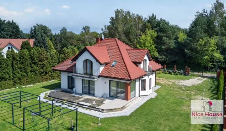 dom wolnostojący, 7 pokoi Łomianki Dolne, ul. Azalii