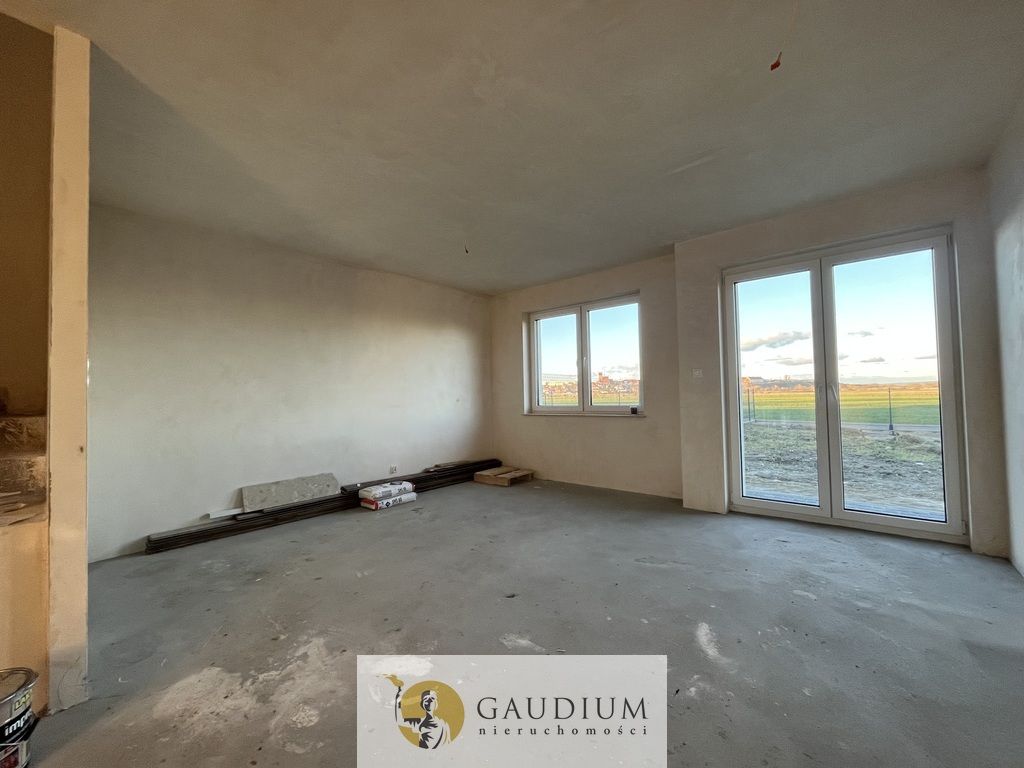 bliźniak, 4 pokoje Nicponia. Zdjęcie 2