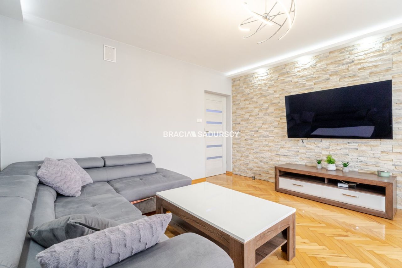 dom wolnostojący, 9 pokoi Kraków Zwierzyniec. Zdjęcie 4