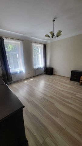 Mieszkanie 1-pokojowe Brwinów. Zdjęcie 1