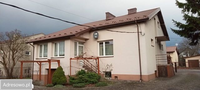 dom wolnostojący, 7 pokoi Radomsko. Zdjęcie 1