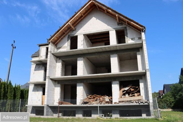 Nieruchomość komercyjna Karwia. Zdjęcie 1