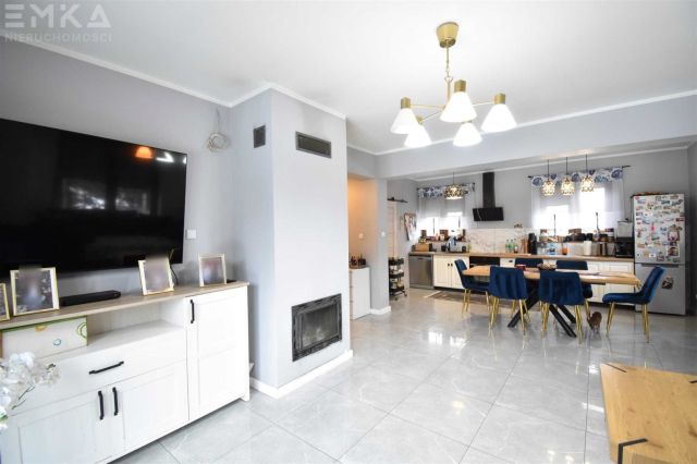 dom wolnostojący, 6 pokoi Wybcz, ul. gen. Wł. Andersa. Zdjęcie 2