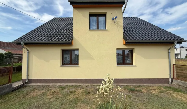 dom wolnostojący, 4 pokoje Chrząszczyce, ul. Polna