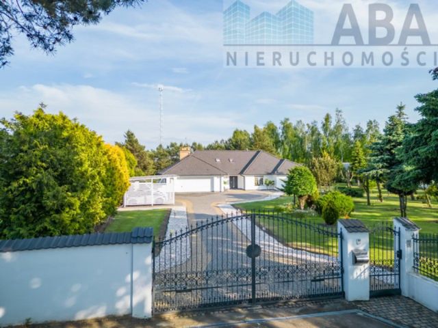 dom wolnostojący, 4 pokoje Stare Miasto, ul. Lisiecka. Zdjęcie 3