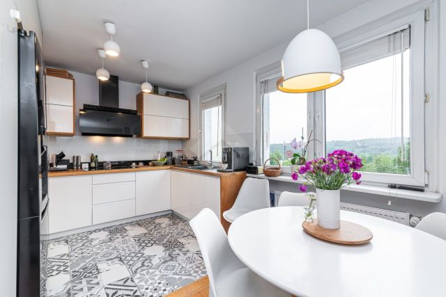 Mieszkanie 4-pokojowe Kraków Kurdwanów, ul. Jakuba Bojki. Zdjęcie 2