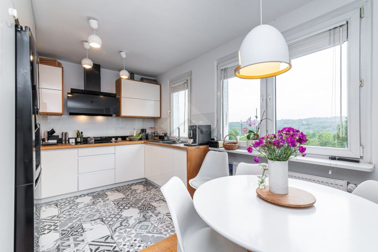 Mieszkanie 4-pokojowe Kraków Kurdwanów, ul. Jakuba Bojki. Zdjęcie 2