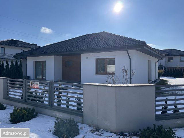 dom wolnostojący, 3 pokoje Niemcz. Zdjęcie 1