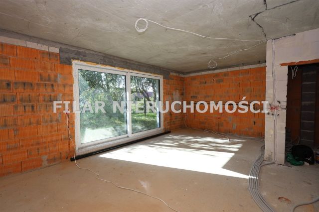 dom szeregowy, 5 pokoi Obora. Zdjęcie 2