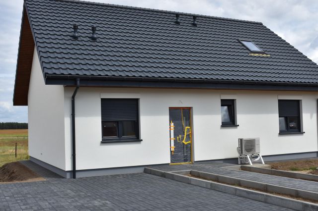 dom wolnostojący, 4 pokoje Strachocin. Zdjęcie 2