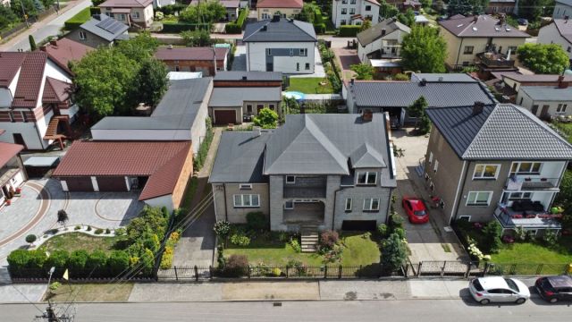 dom wolnostojący, 9 pokoi Kozłów Biskupi, ul. Złota. Zdjęcie 2