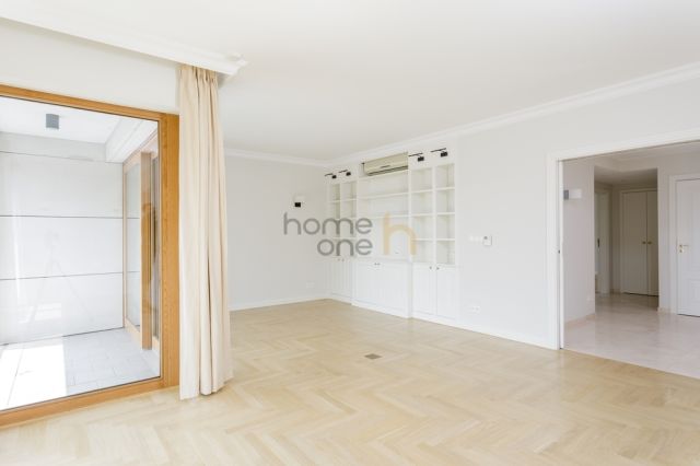 Mieszkanie 3-pokojowe Warszawa Śródmieście, ul. Wojciecha Górskiego. Zdjęcie 3