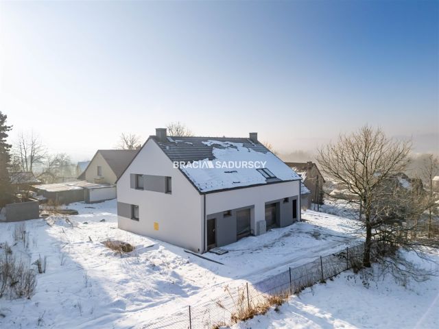 bliźniak, 4 pokoje Radziszów, ul. Zadworze Górne. Zdjęcie 4