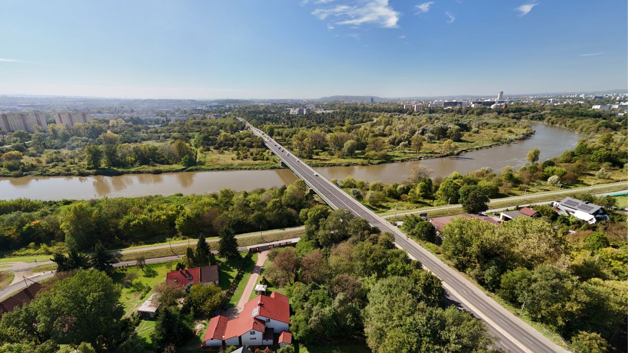 dom wolnostojący, 8 pokoi Kraków Czyżyny, ul. Niepołomska. Zdjęcie 1