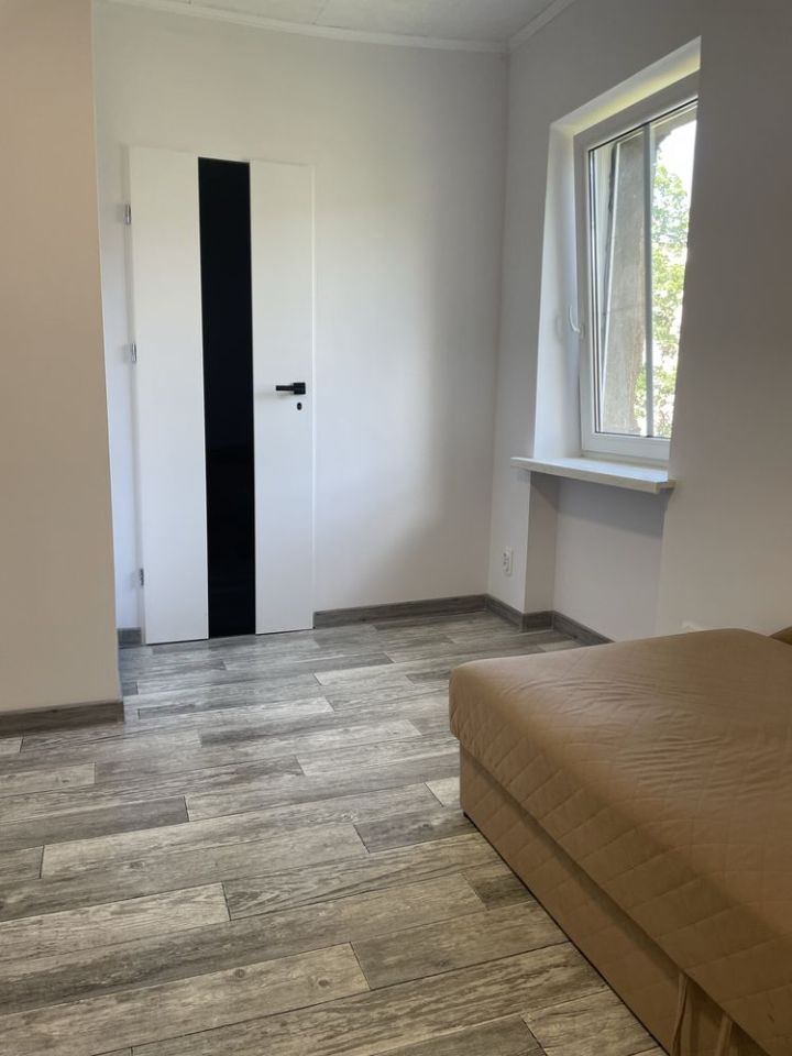 Mieszkanie 2-pokojowe Jelenia Góra Zabobrze, ul. Cypriana Kamila Norwida. Zdjęcie 2