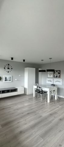 Mieszkanie 3-pokojowe Bełchatów, os. Okrzei. Zdjęcie 1