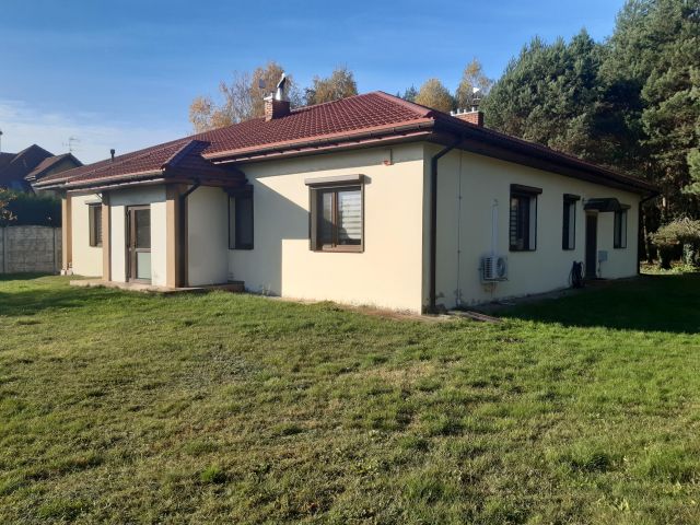 dom wolnostojący, 4 pokoje Garbów, ul. Garbówek. Zdjęcie 1