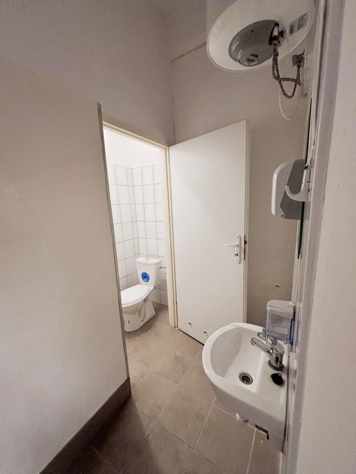 Lokal Legnica Bielany, al. Rzeczypospolitej. Zdjęcie 7