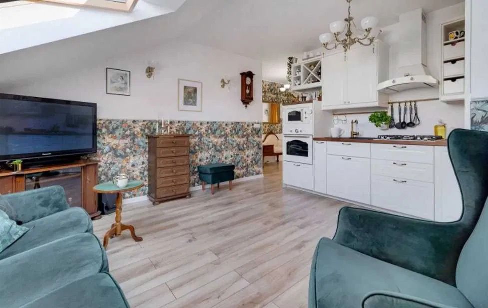 Mieszkanie 5-pokojowe Marki