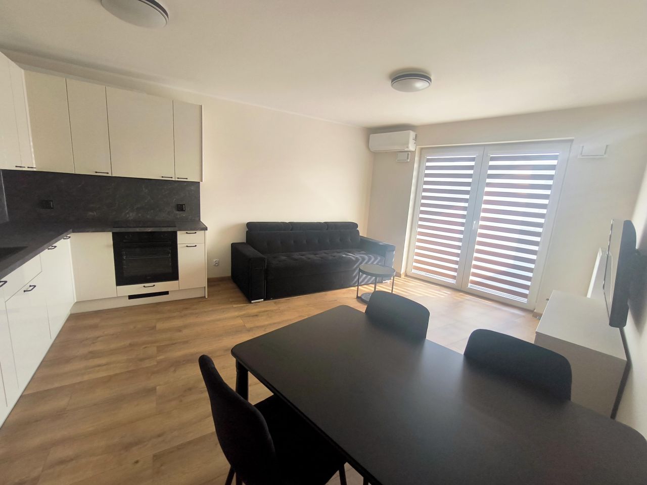 Mieszkanie 3-pokojowe Wrocław Oporów, ul. Władysława Chachaja. Zdjęcie 1