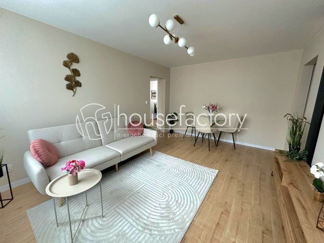 Mieszkanie 3-pokojowe Łódź Dąbrowa, ul. Podhalańska. Zdjęcie 2