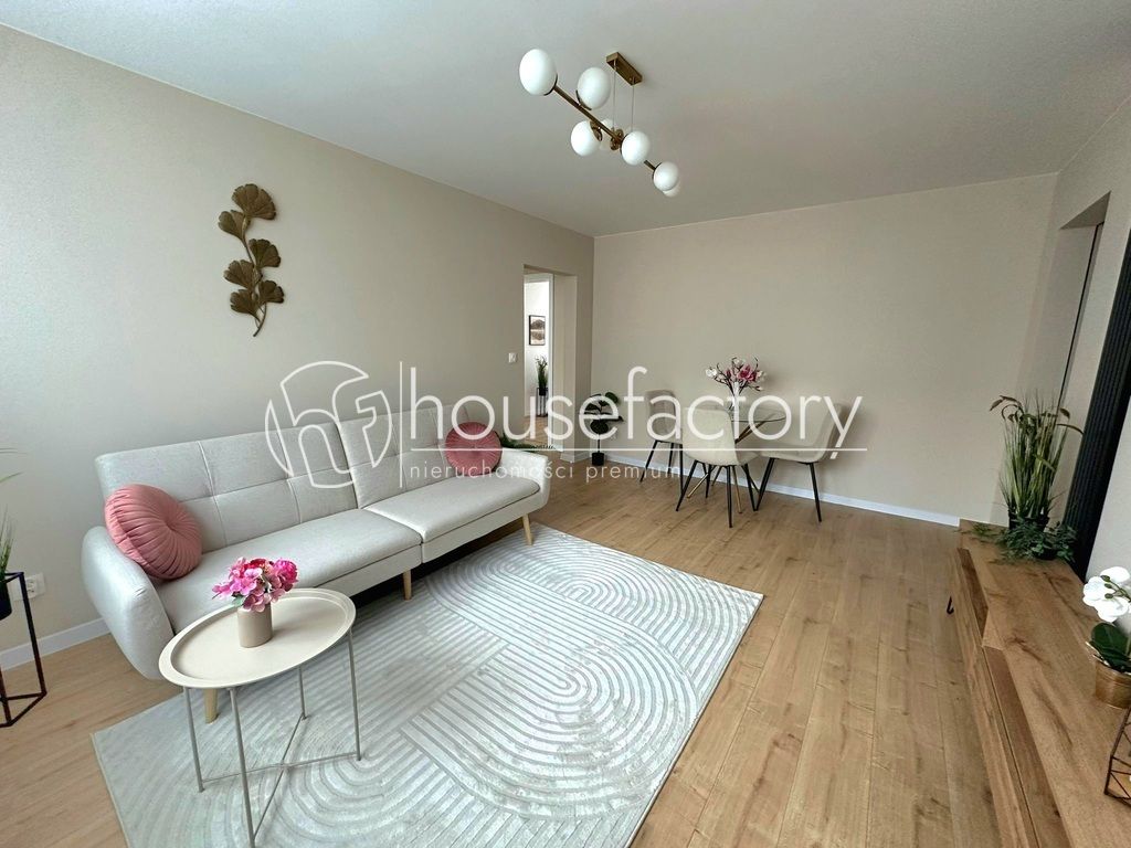 Mieszkanie 3-pokojowe Łódź Dąbrowa, ul. Podhalańska. Zdjęcie 2