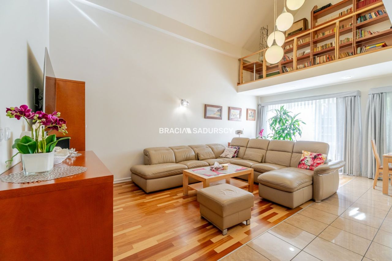 dom, 6 pokoi Kraków Bieżanów, ul. Kameliowa. Zdjęcie 3