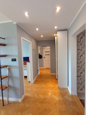 Mieszkanie 3-pokojowe Warszawa Ursynów, ZWM. Zdjęcie 1