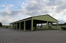 Hala/magazyn Borowy Młyn. Zdjęcie 2