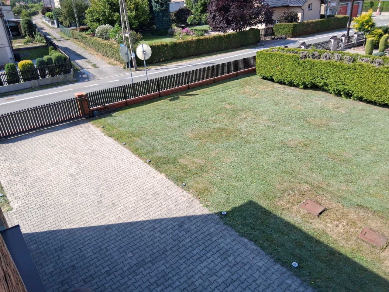 budynek wielorodzinny Książenice. Zdjęcie 2