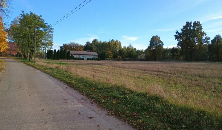 Działka budowlana Dąbrówka-Strumiany, ul. Cegielniana