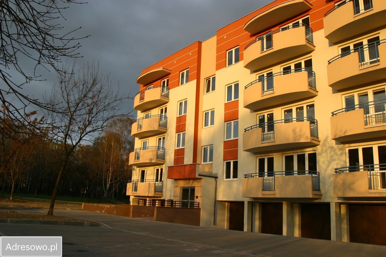 Garaż/miejsce parkingowe Kraków Nowa Huta, os. Dywizjonu 303. Zdjęcie 2