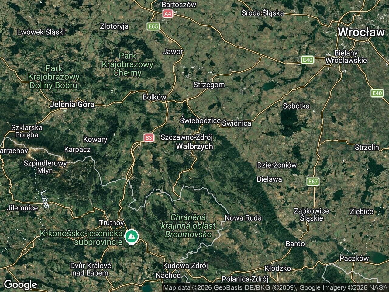 Mieszkanie 3-pokojowe Wałbrzych Śródmieście, ul. Stanisława Moniuszki. Zdjęcie 1