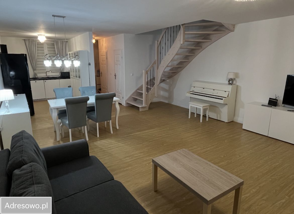 Mieszkanie 4-pokojowe Biestrzyków. Zdjęcie 2