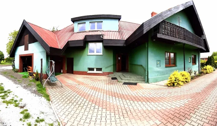 dom wolnostojący, 10 pokoi Czernica