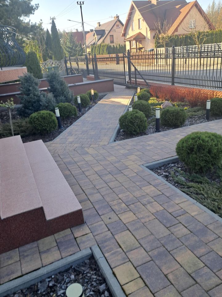 dom wolnostojący, 5 pokoi Dąbrówka-Ług, ul. Bajkowa. Zdjęcie 3