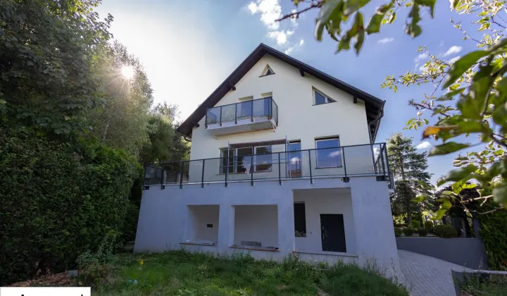 dom wolnostojący, 6 pokoi Bielawa, ul. Juliana Tuwima